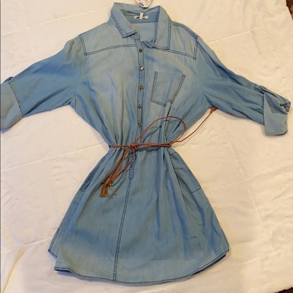 PLUS SIZE - 1x Brand new jean button top.